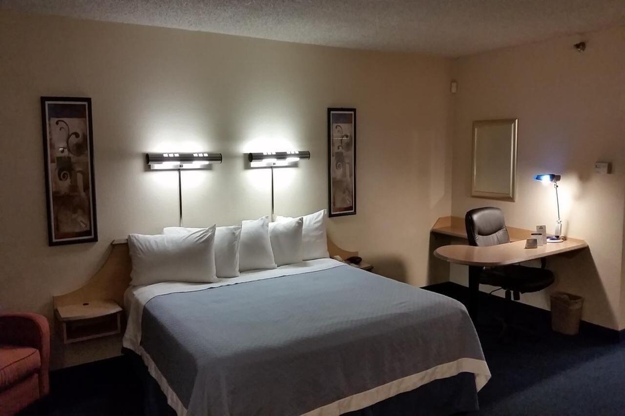 Red Roof Inn Plus + Phoenix West Eksteriør bilde