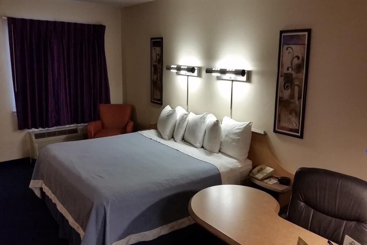 Red Roof Inn Plus + Phoenix West Eksteriør bilde